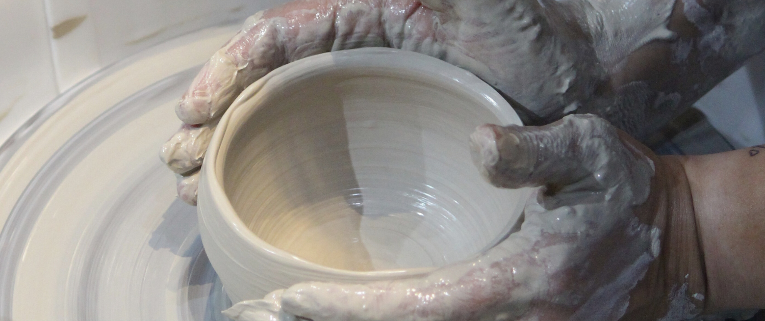 SINI Arte Studio Wheel Throwing Pottery